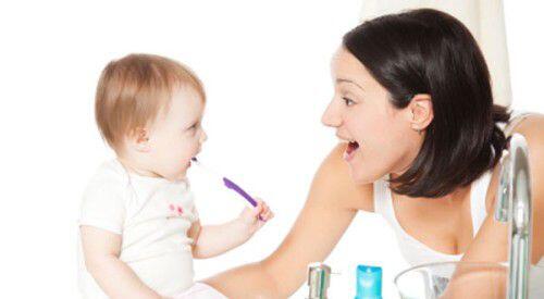 ĐPhòng tránh răng mọc lệch ở trẻ em