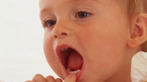 Cách giảm đau cho trẻ khi mọc răng