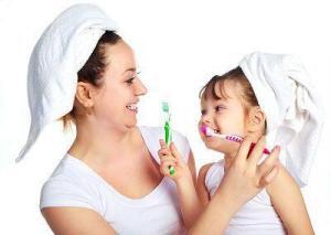 Những sai lầm của mẹ khi hướng dẫn con đánh răng